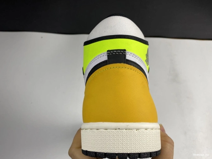 Retro 'Volt High Air Jordan  555088-118 Gold' 1 OG 1215